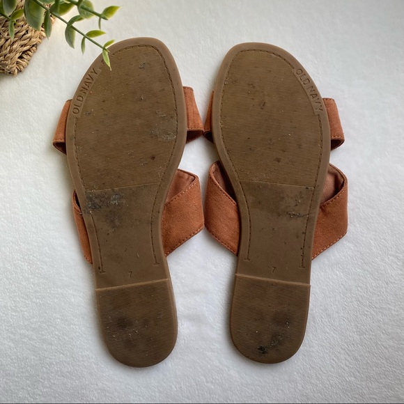 Old Navy Faux-Suede Cross-Strap Slide Sandal - Picture 5 of 6